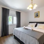 Apartmán With Parking Space Solin, Split - 21445