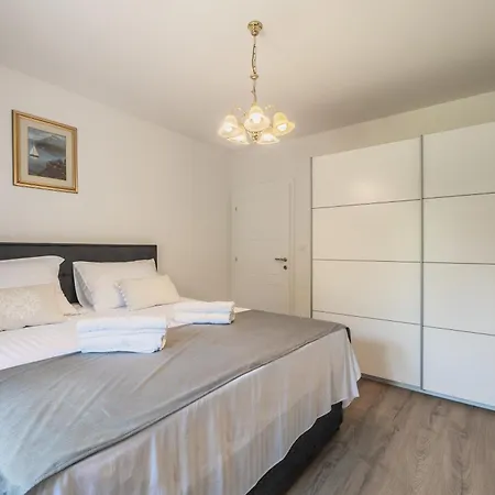 Apartment With A Parking Space Solin, Split - 21445 *